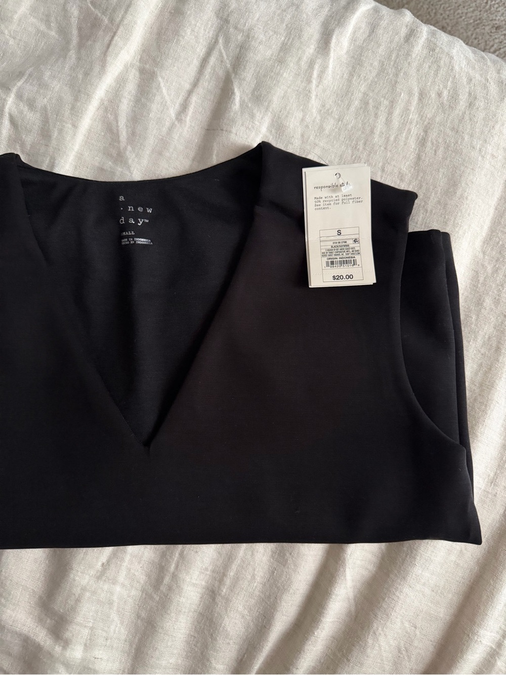 NEW A New Day Black Sleeveless V-Neck Tunic with Front Welt Pockets - Picture 5 of 5
